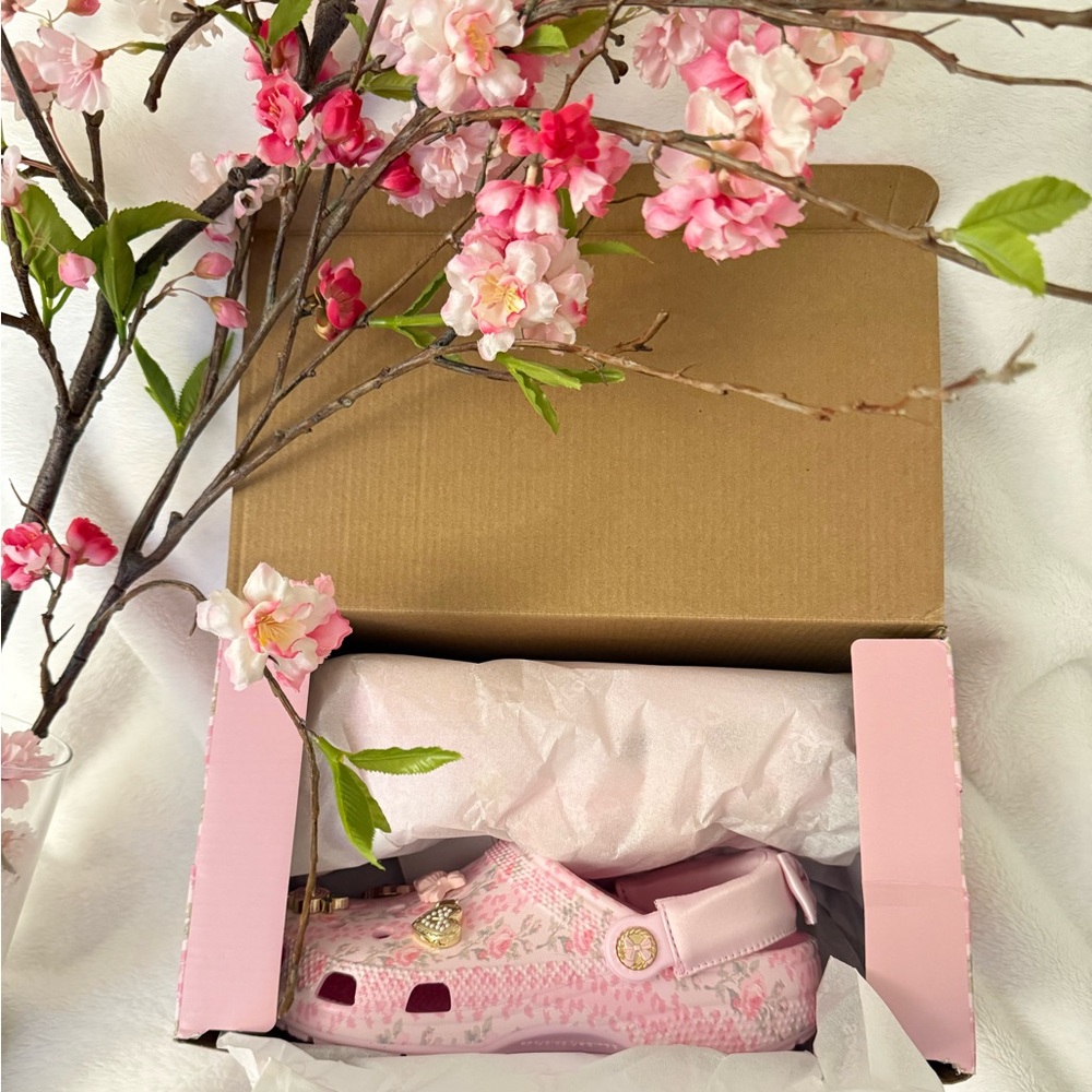 LoveShackFancy X Crocs Classic Clog Milk Pink W 6